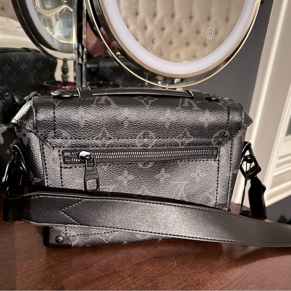 Louis Vuitton 🖤 Monogram Eclipse 🖤 Soul Trunk - Picture 2 of 8